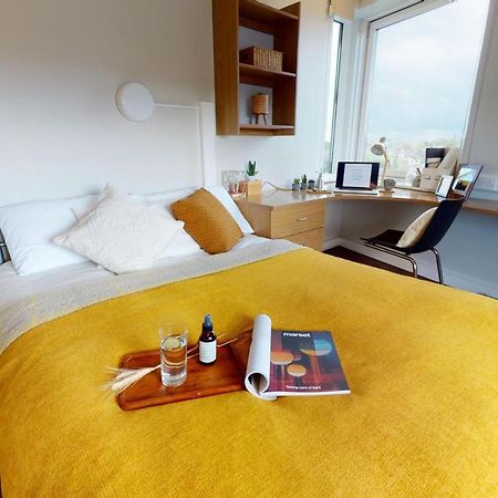 Private Bedrooms With Shared Kitchen And Studios At Iq Tufnell House In London Exterior foto