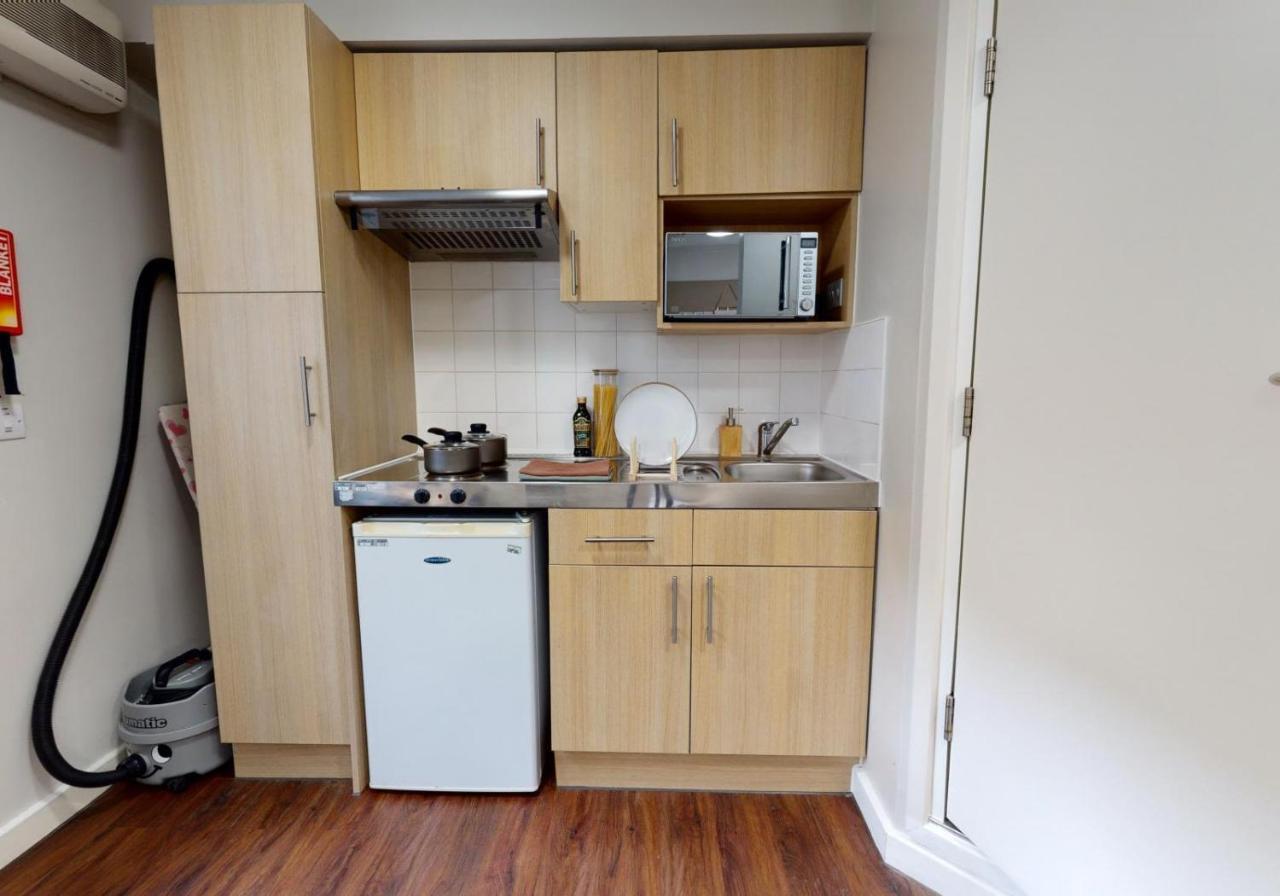 Private Bedrooms With Shared Kitchen And Studios At Iq Tufnell House In London Exterior foto