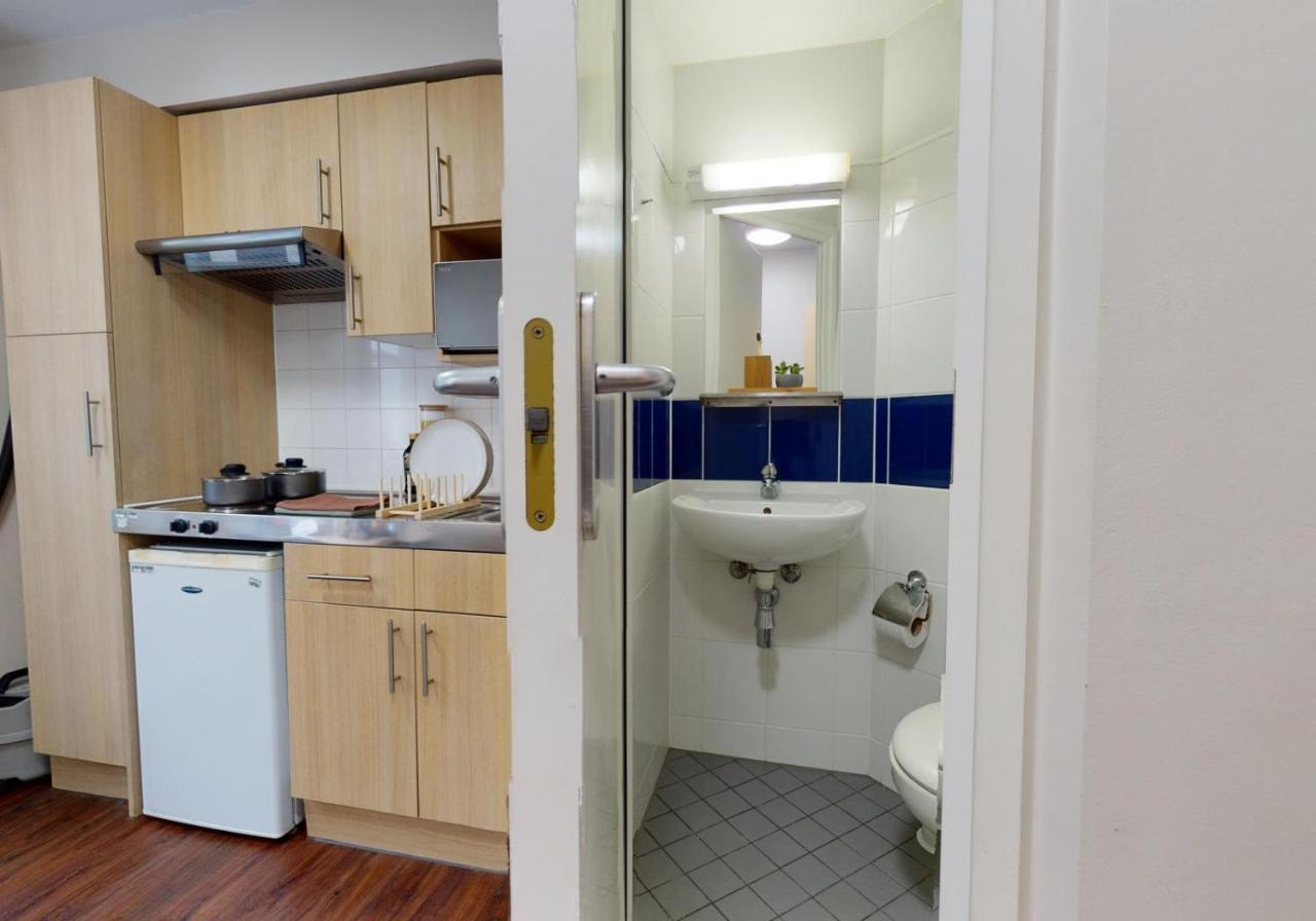 Private Bedrooms With Shared Kitchen And Studios At Iq Tufnell House In London Exterior foto