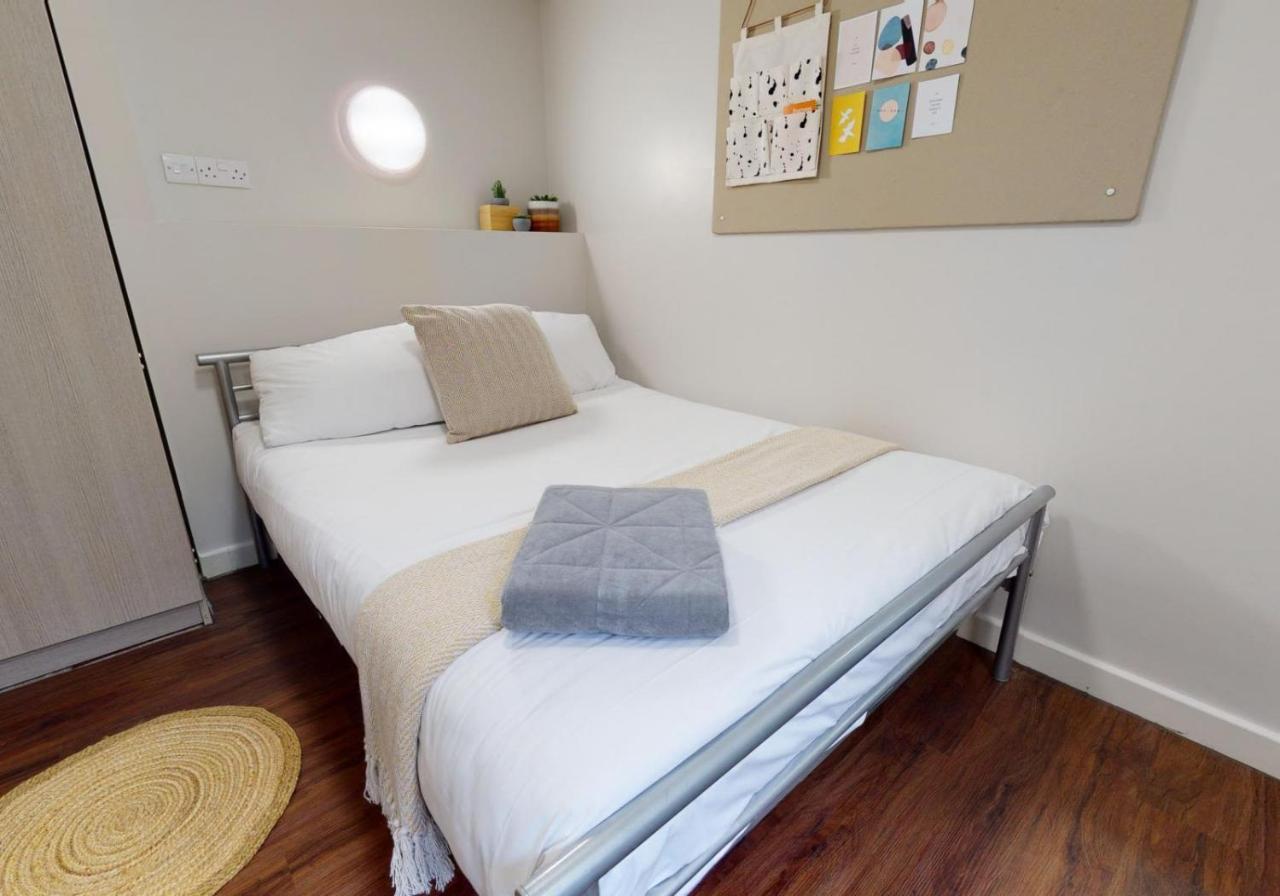 Private Bedrooms With Shared Kitchen And Studios At Iq Tufnell House In London Exterior foto
