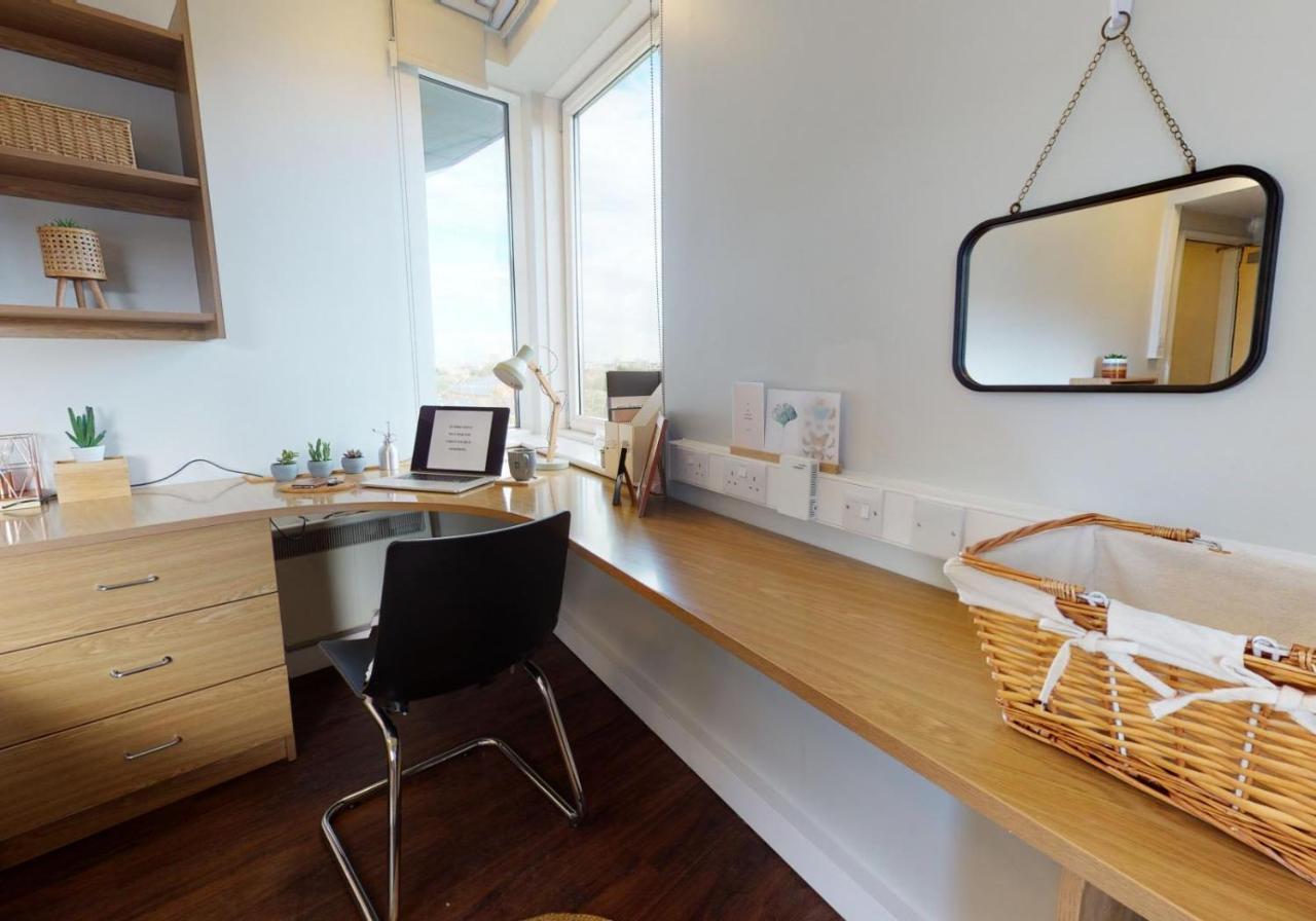 Private Bedrooms With Shared Kitchen And Studios At Iq Tufnell House In London Exterior foto