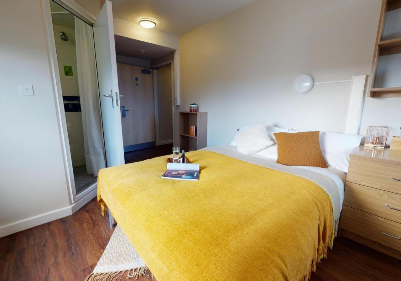 Private Bedrooms With Shared Kitchen And Studios At Iq Tufnell House In London Exterior foto